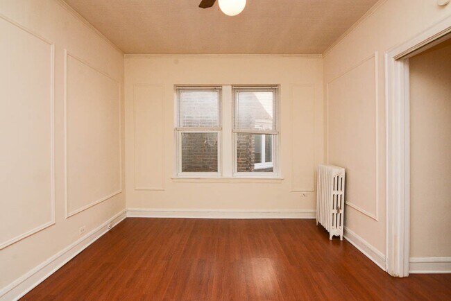 Building Photo - 2832 N Burling St