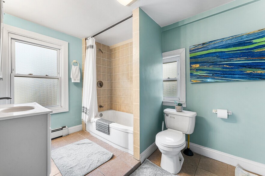 Building Photo - 42 Jefferson St