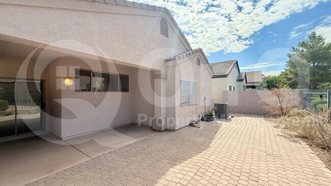 Building Photo - 3237 E Maldonado Dr