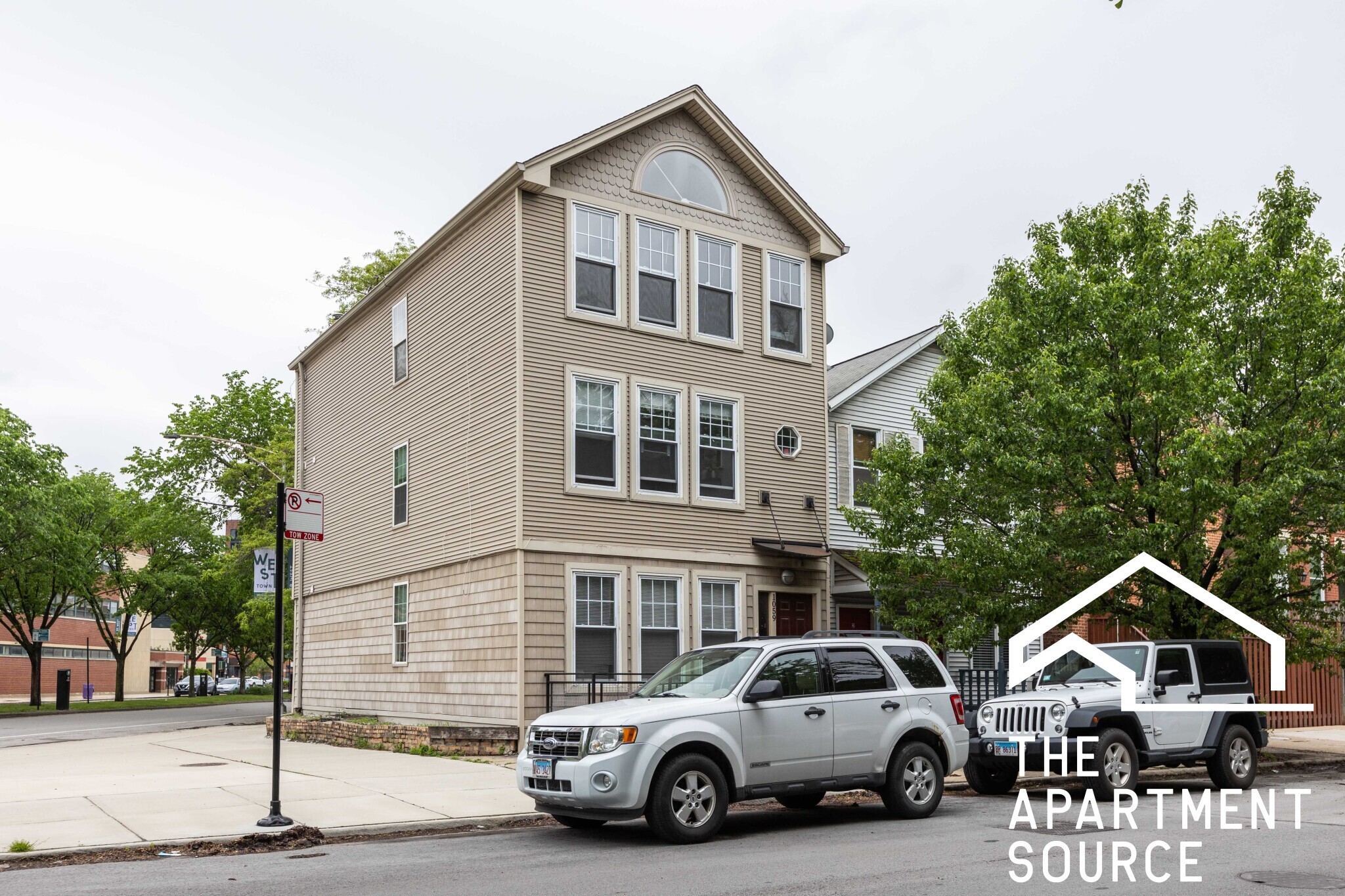 Building Photo - 1059 W Fry St