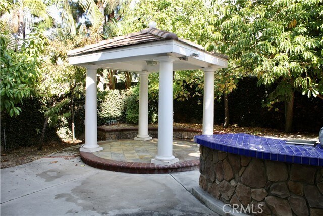 Building Photo - 42 Clear Creek