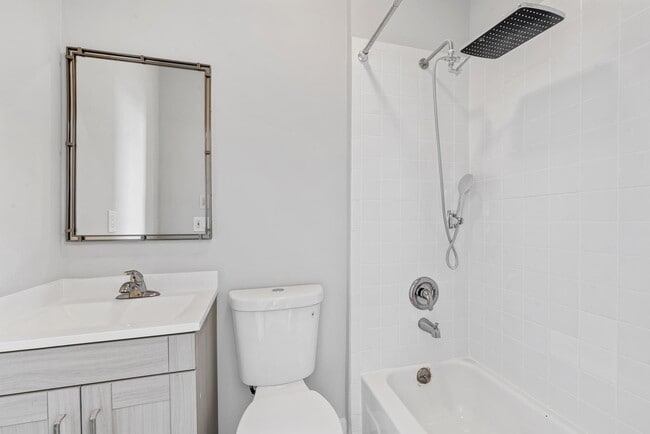 Building Photo - 308 Madison St