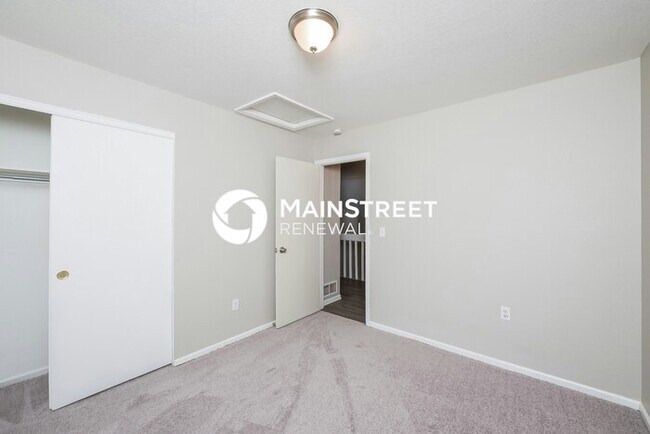 Building Photo - 4 Bedroom Pet-Friendly Home in Aurora, CO with Main Street Renewal