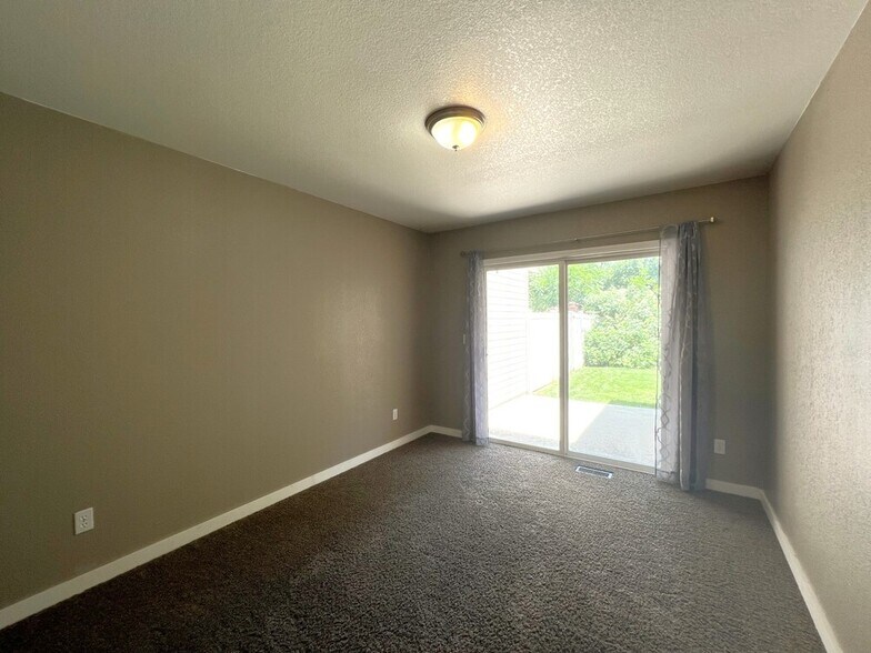 Building Photo - 3098 S Cadet Ln