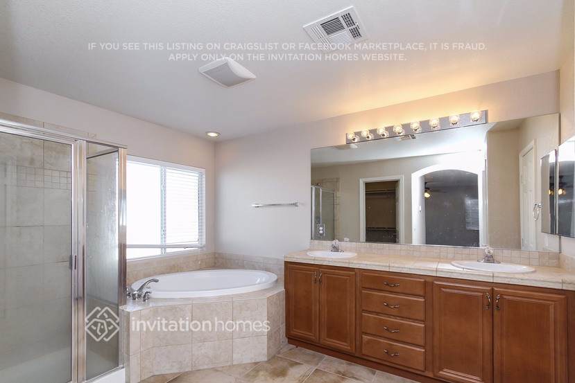 Building Photo - 8344 S Pioneer Way