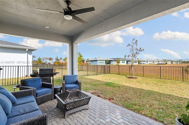 Building Photo - 13461 SW Bally Dr