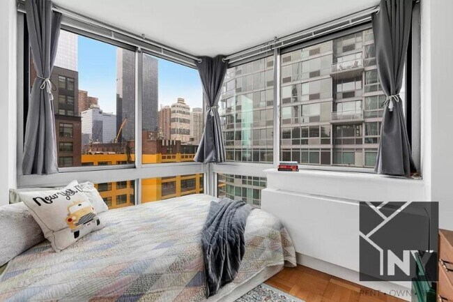 Primary Photo - 2 bedroom in New York NY 10018