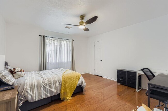 Building Photo - 6314 Old Harbor Ln