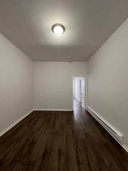 Building Photo - 366 Forrest St