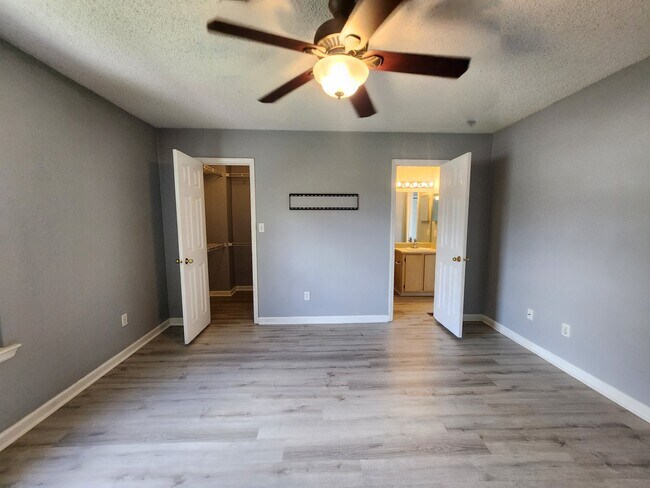 Building Photo - 3468 Daylily Ln