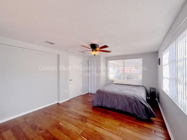 Building Photo - 7924 Halsey Dr