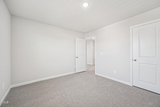 Building Photo - 721 Deschutes Dr