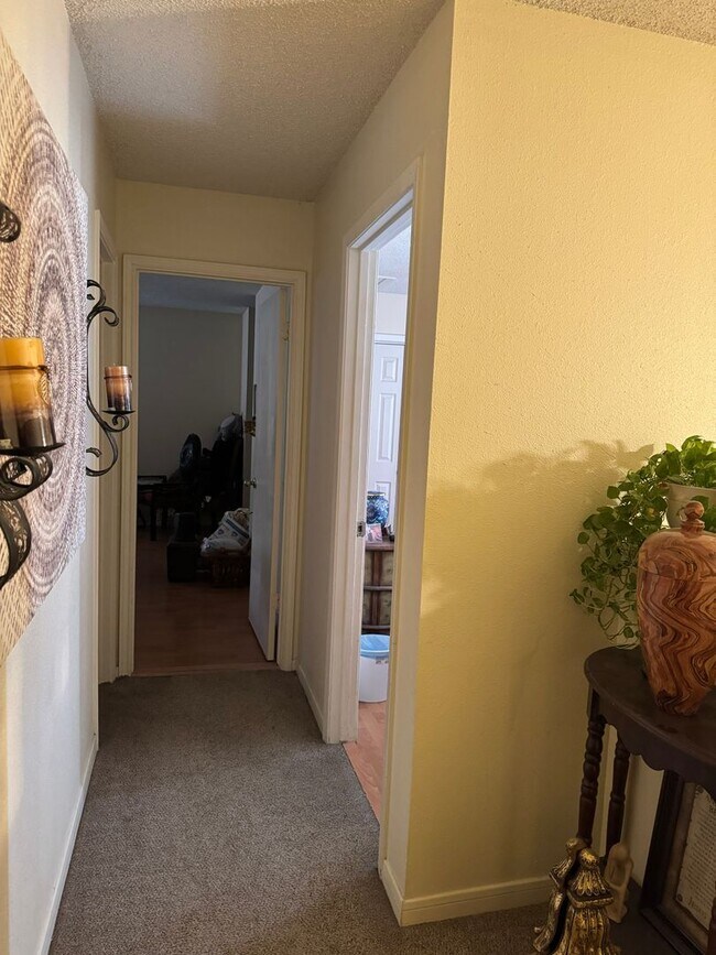 Building Photo - Welcome home to 10022 Windburn Trail!