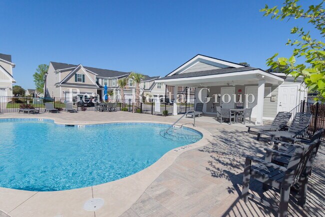 Building Photo - End Unit Townhouse in Myrtle Beach