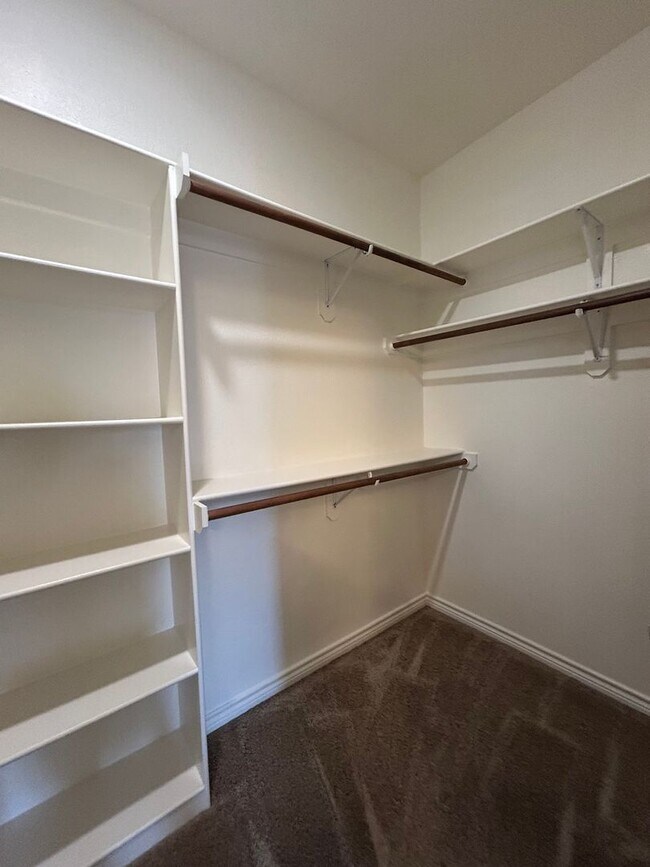 Building Photo - Beautiful on Boise Drive!