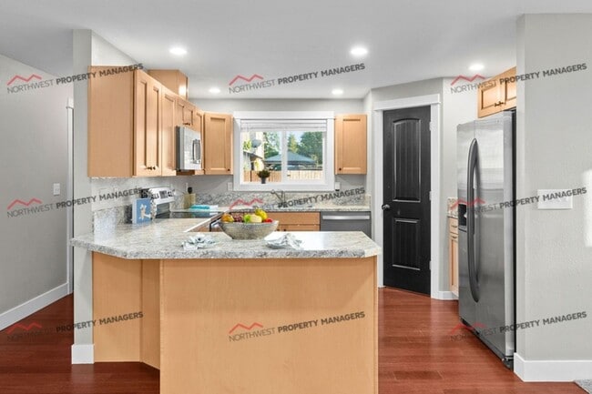 Building Photo - STATUS: AVAILABLE | R37 | $2295  **** MOVE IN SPECIAL ****