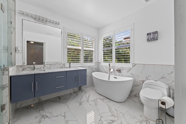 Building Photo - 6544 Adriatic Way
