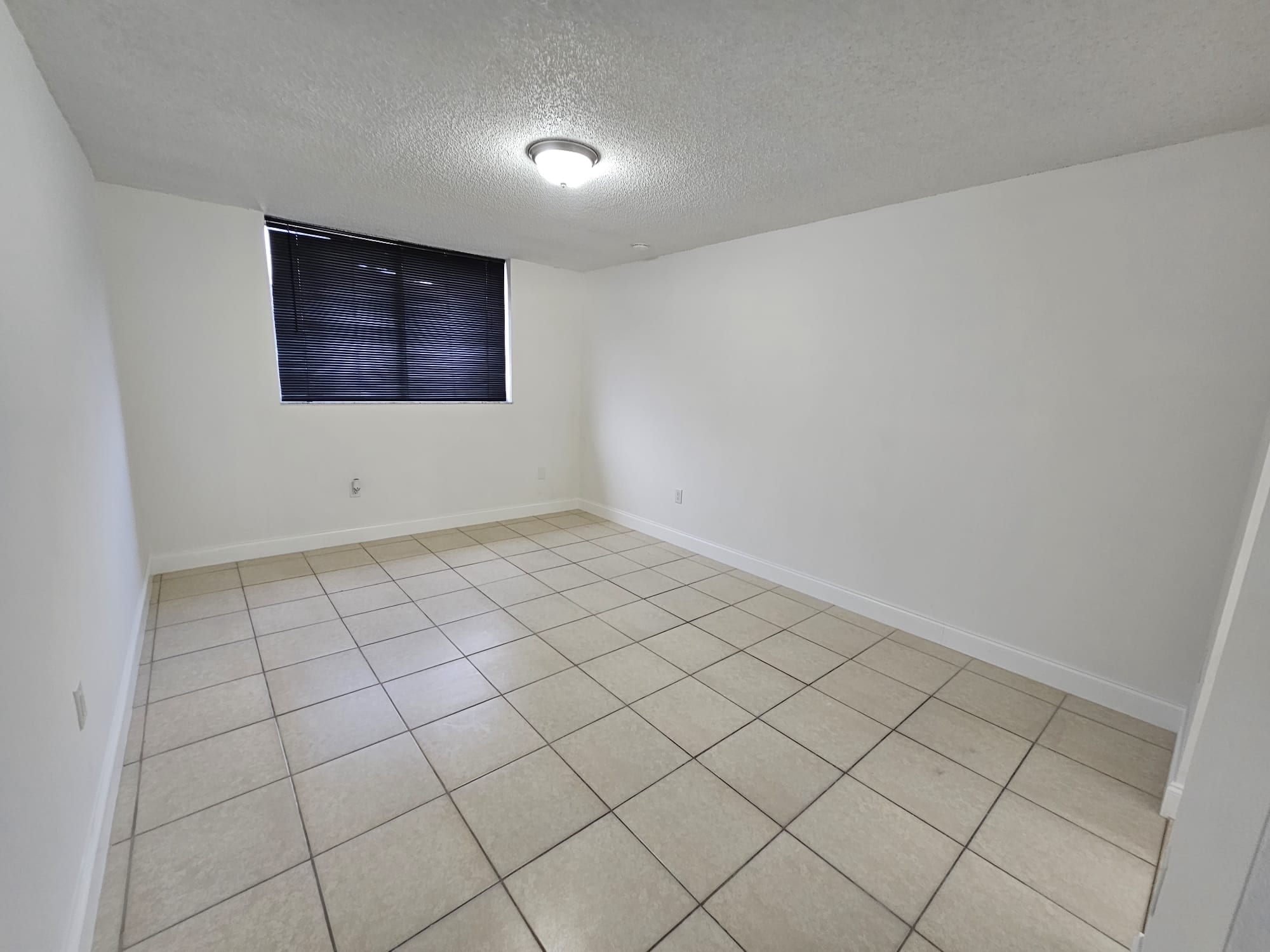 Building Photo - 2795 W 55th St