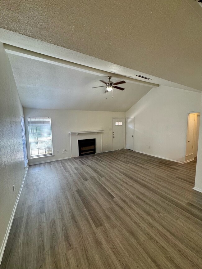 Building Photo - 4041 Evergreen St