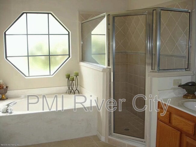 Building Photo - 13056 Clearbrook Ct
