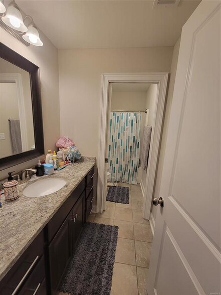 Building Photo - 104 Jane Ct