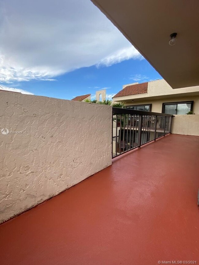 Building Photo - 995 SW 84th Ave