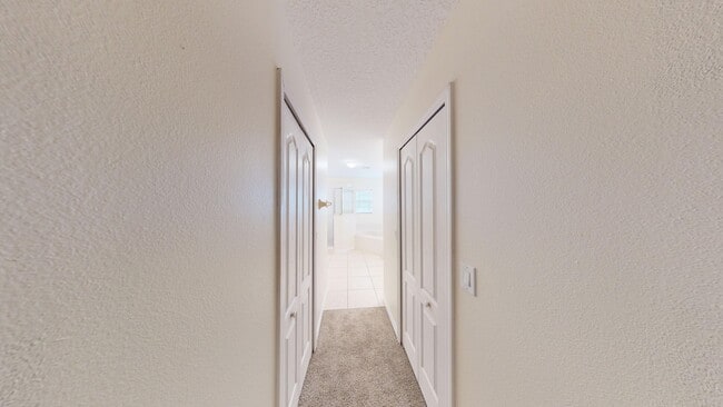 Building Photo - FABULOUS 4/2.5 HOME IN GATED CALABRIA COVE...