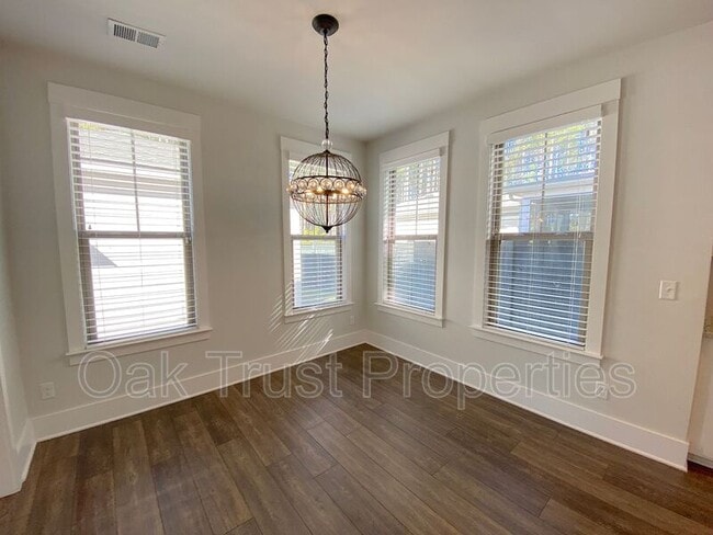 Building Photo - 225 Scholar Way