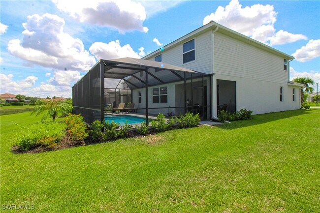 Building Photo - 2213 Avocado Ln