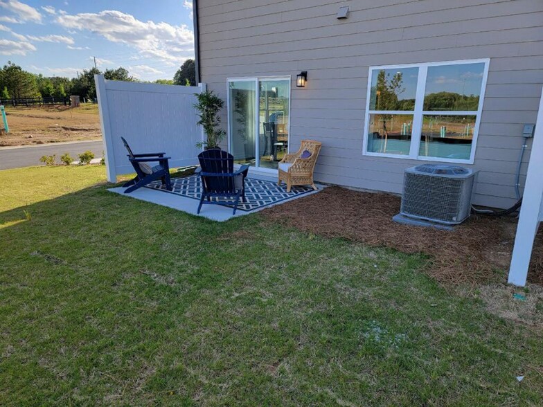 Building Photo - 29 Lumpkin Ln