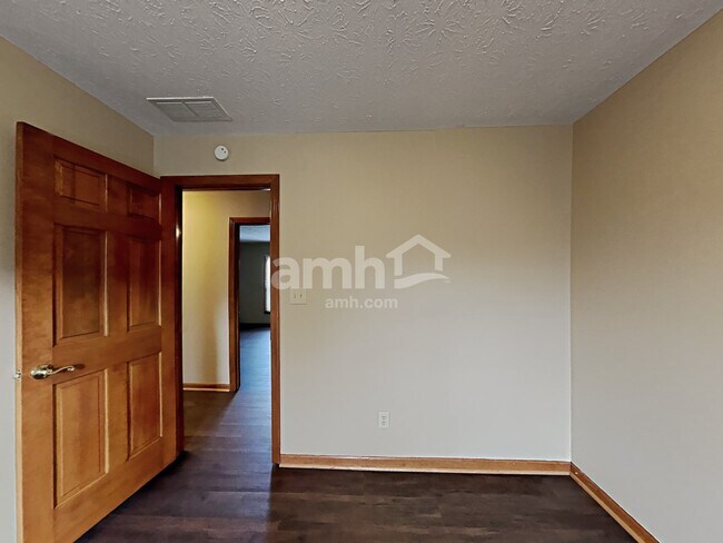 Building Photo - 9186 Pointe Ct