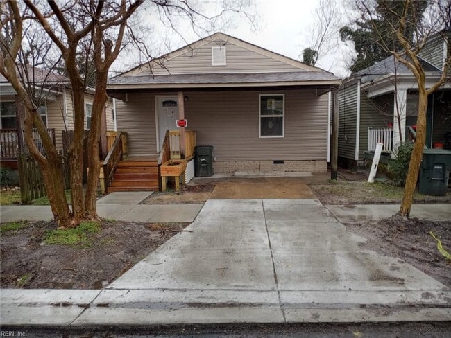 Primary Photo - 3310 Lyons Ave