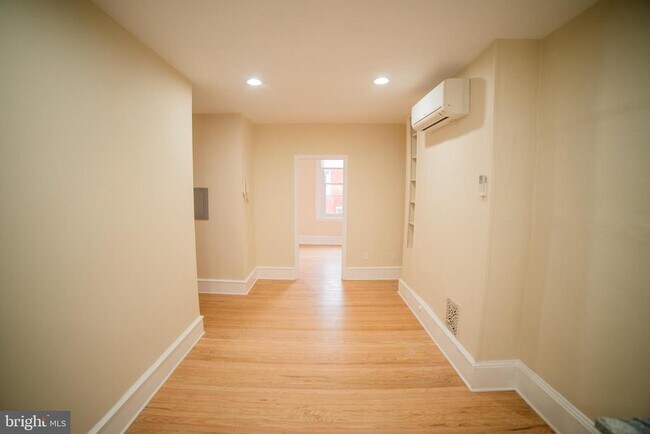 Building Photo - 257 S 21st St