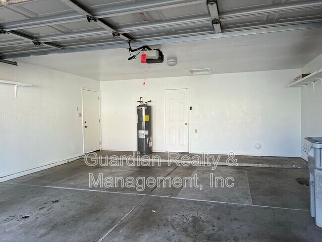 Building Photo - 15020 N 40th St