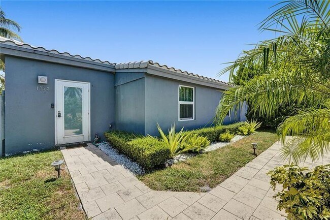 Building Photo - 1732 NE 173rd St