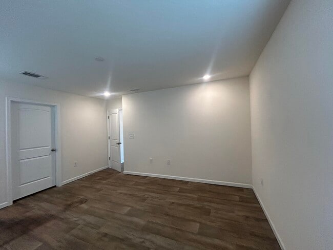 Building Photo - 916 Merganser Way