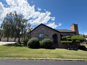 Building Photo - 3-bedroom 2-bathroom Single Family Home