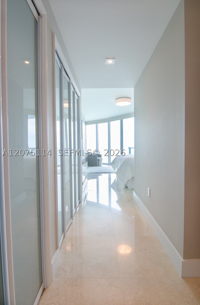 Building Photo - 17001 Collins Ave