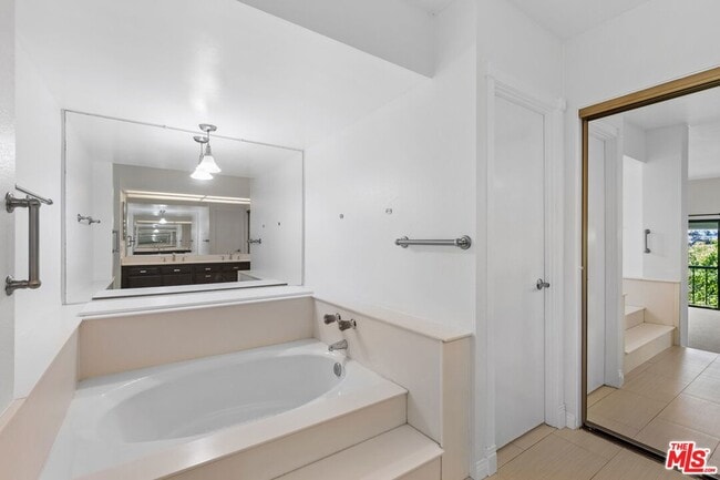 Building Photo - 13044 Mindanao Wy