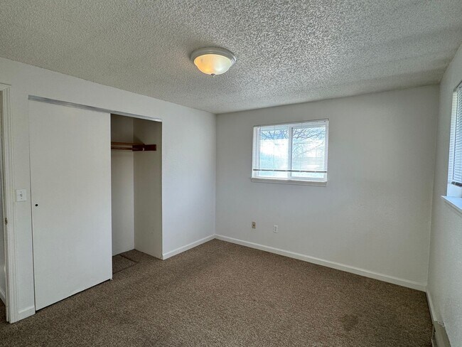 Building Photo - n5404