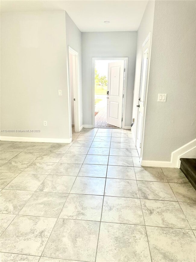 Building Photo - 246 NE 208th Ter