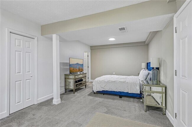 Building Photo - 3898 Skidmore Dr