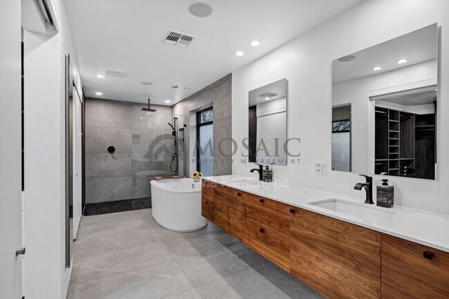 Building Photo - 8413 E Welsh Trail