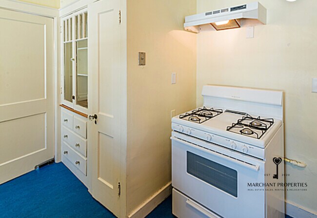 Primary Photo - 21 Sunnybank Rd