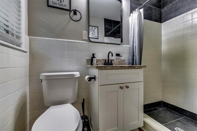 Building Photo - 3482 Scenic Dr