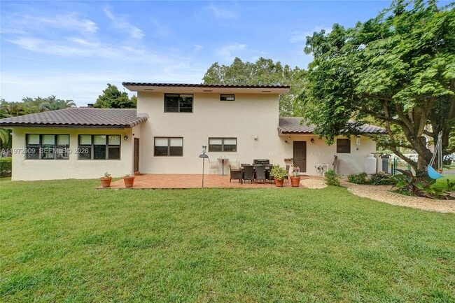 Building Photo - 9901 SW 79th Ave