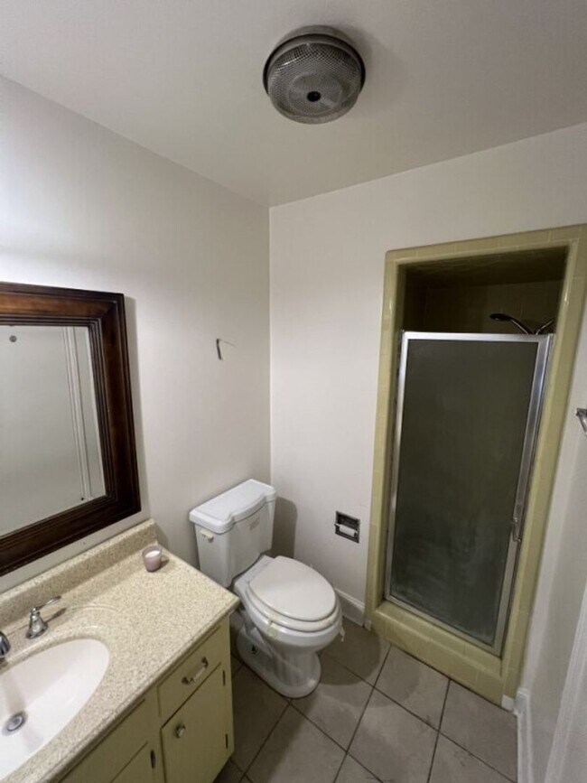 Building Photo - 8823 Cefalu Dr