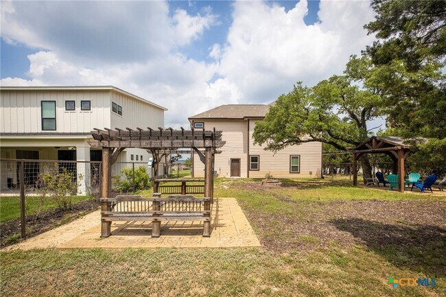 Building Photo - 618 Wagon Wheel Dr