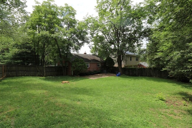 Building Photo - "Coming Soon". - Lovely 2BD/1BA Brick Rambler with large yard!