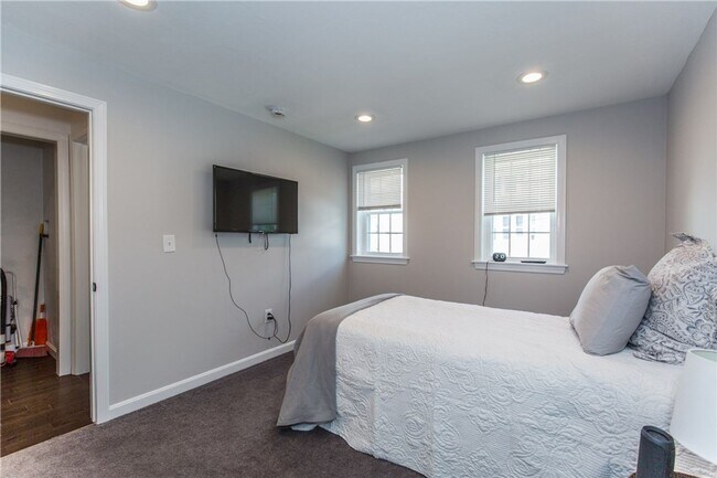 Building Photo - ****Providence – Eastside/Fox Point Single Family - $2,550****